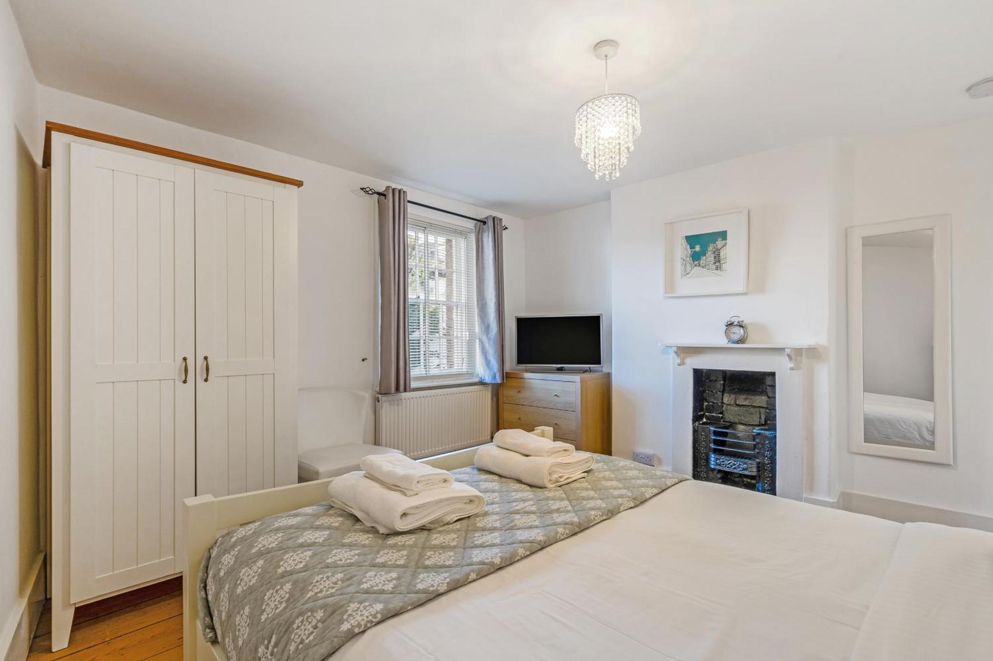 Westgate Cottage A Cosy City Centre Cottage With Private Rear Garden Winchester Exterior photo