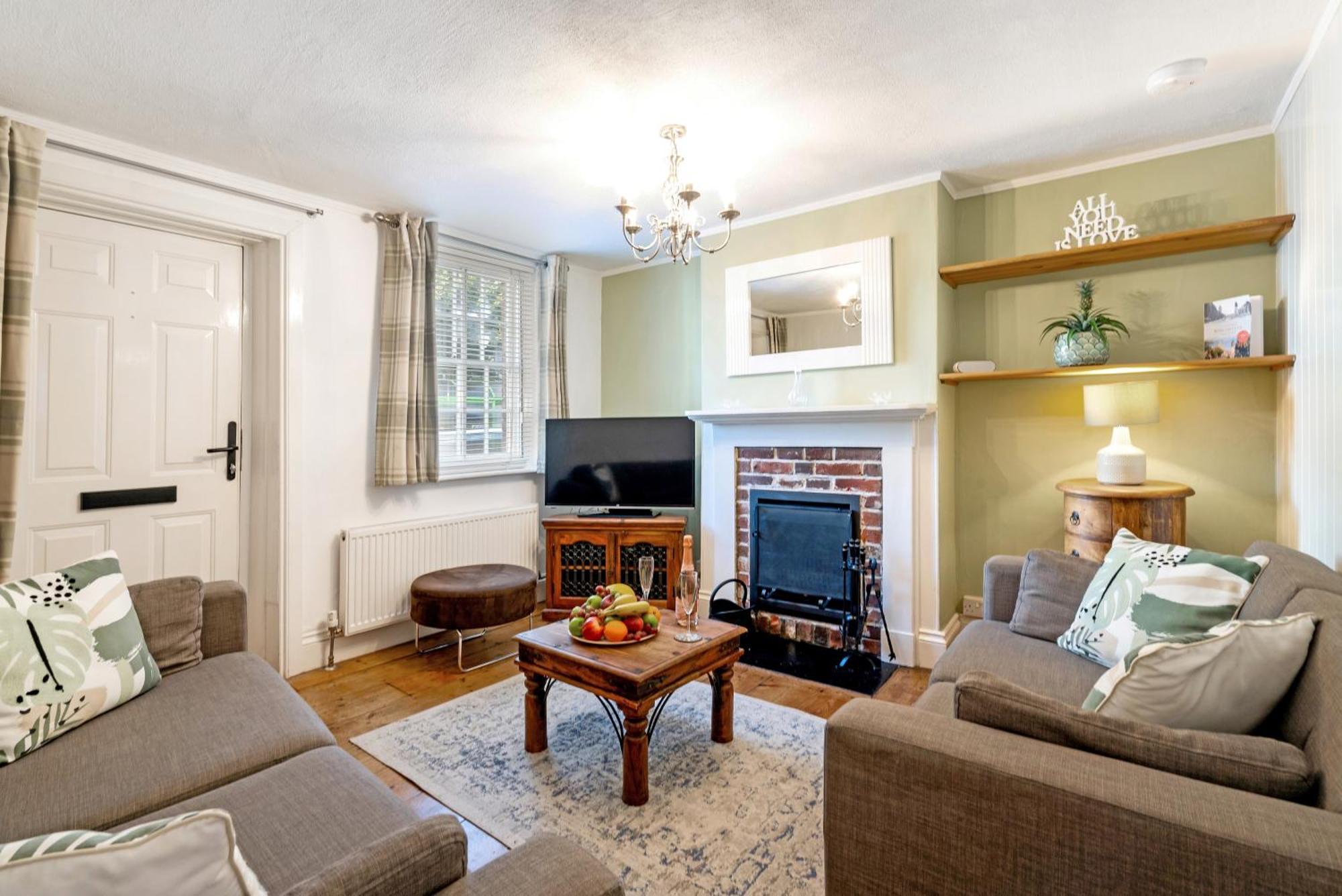 Westgate Cottage A Cosy City Centre Cottage With Private Rear Garden Winchester Exterior photo